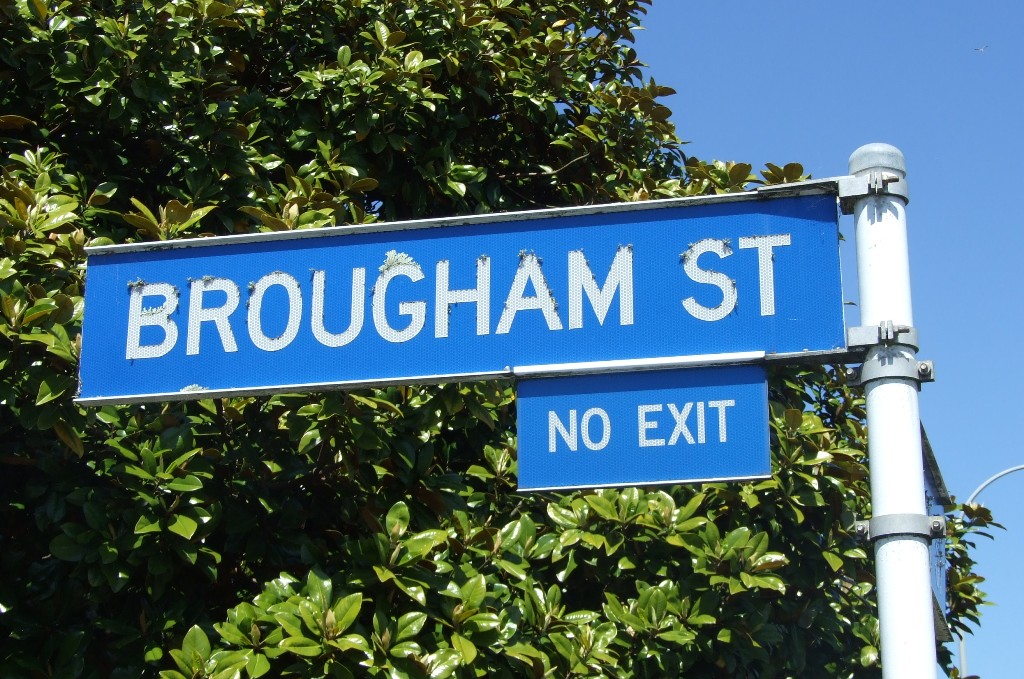 Brougham_Street_Sign.jpg