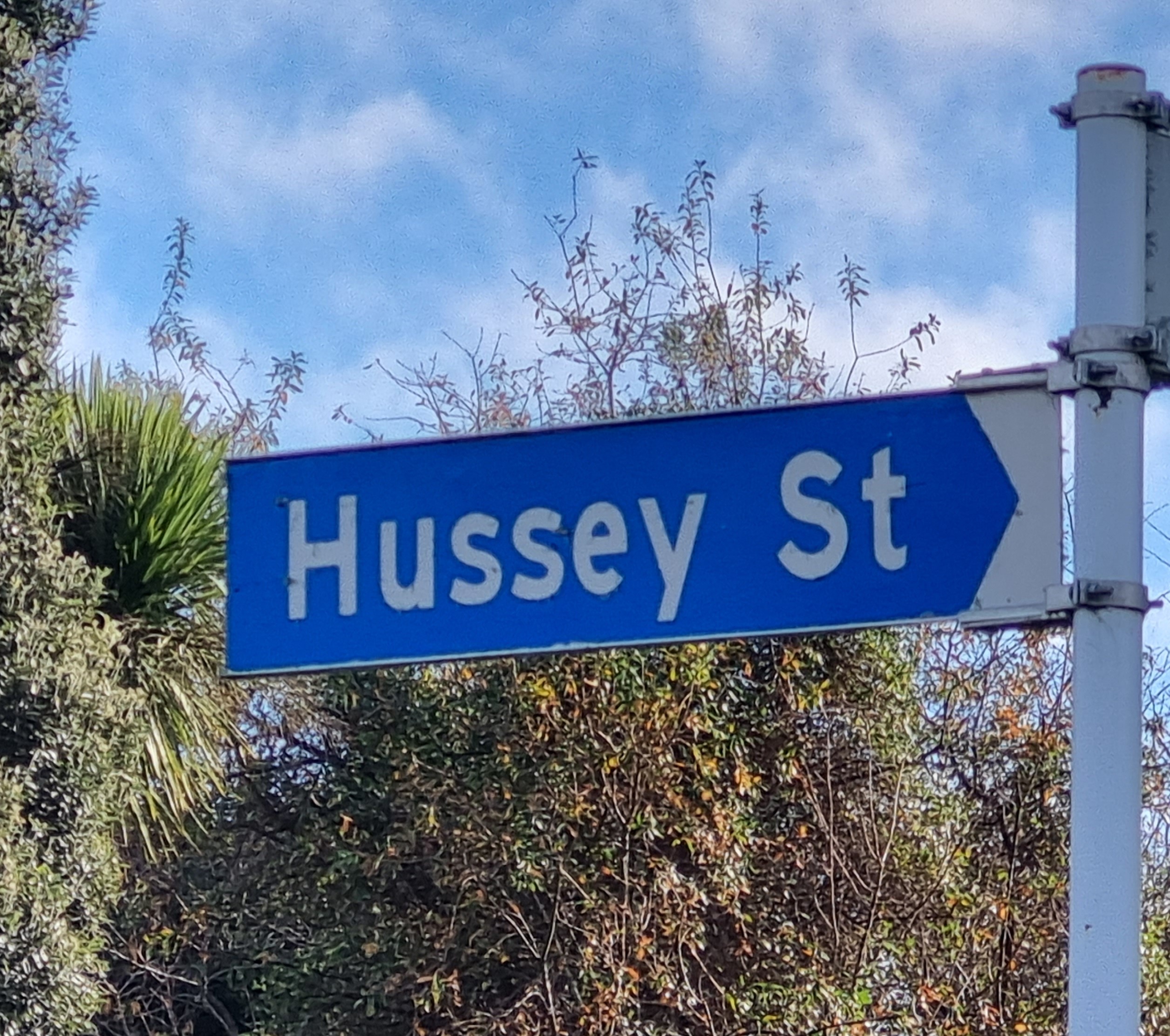 Hussey St street sign.jpg