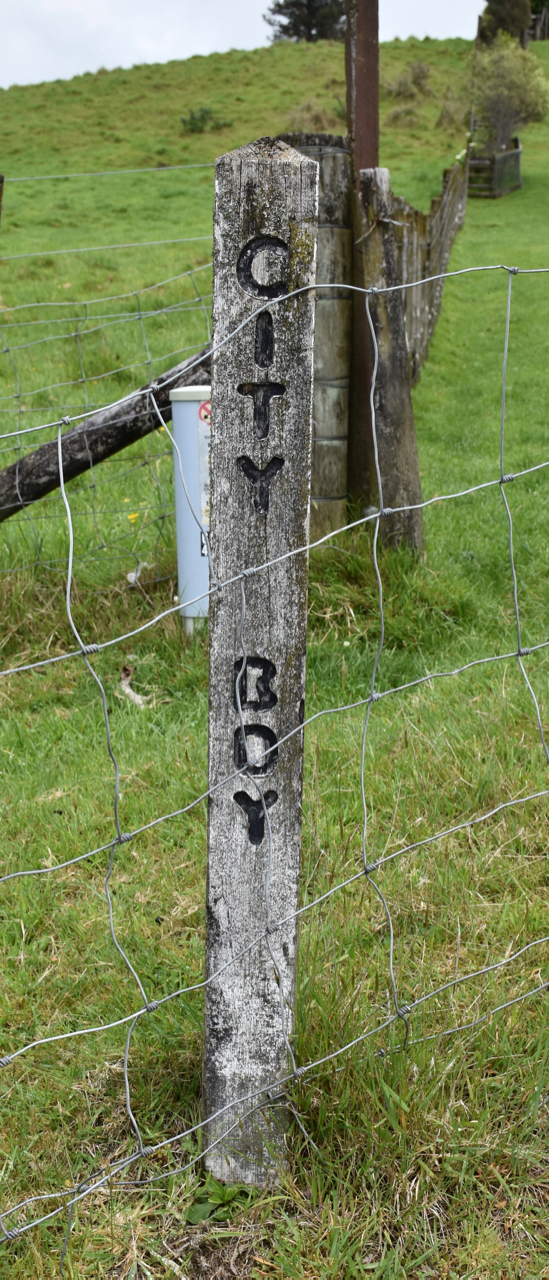 City Boundary marker east.jpg