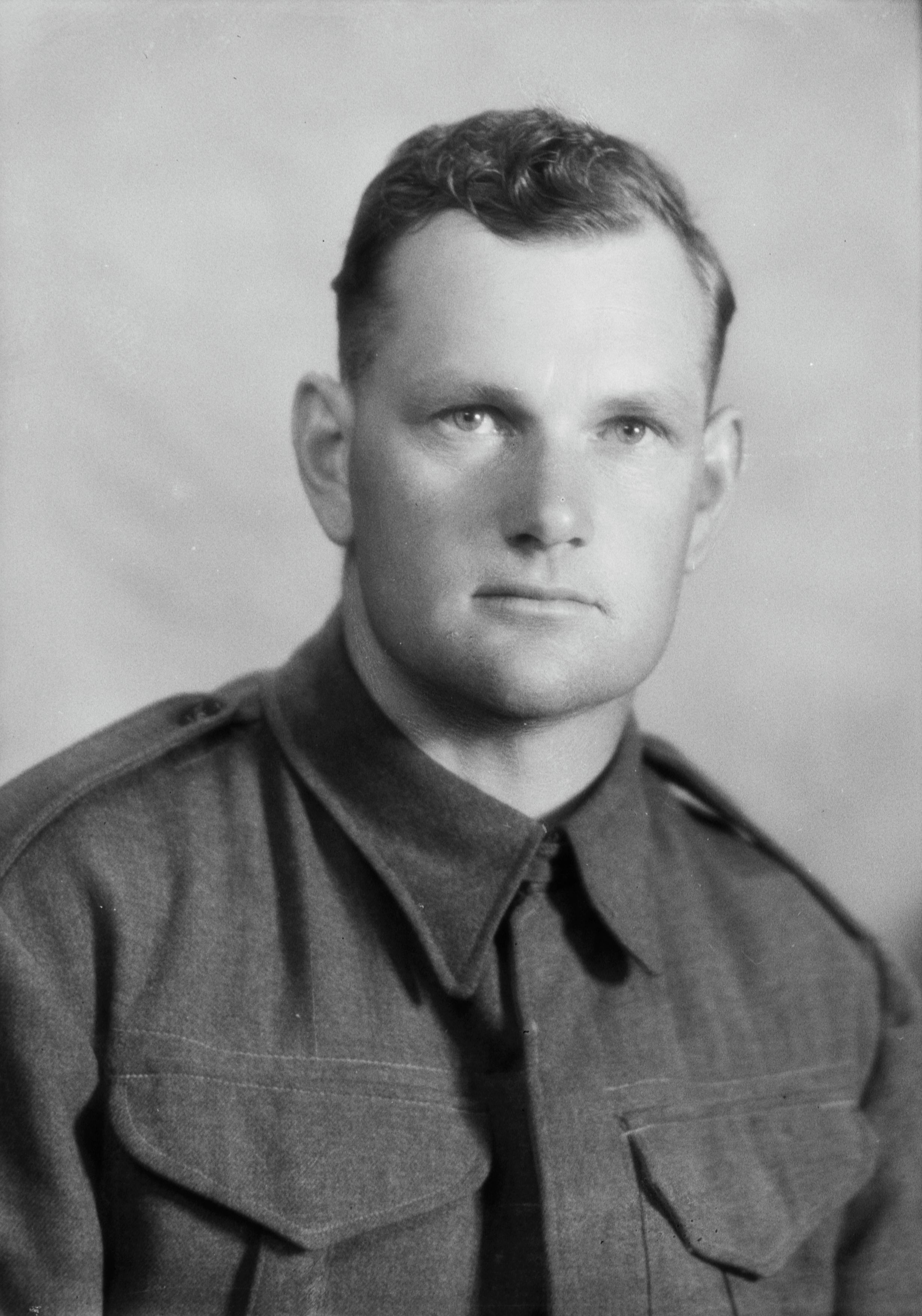 William John Lile Junior (1941). Swainson's Studios. Collection of Puke Ariki (SW1923-1965.00692a).