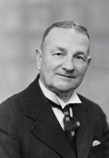 SW1947 0400 Philip Bennett