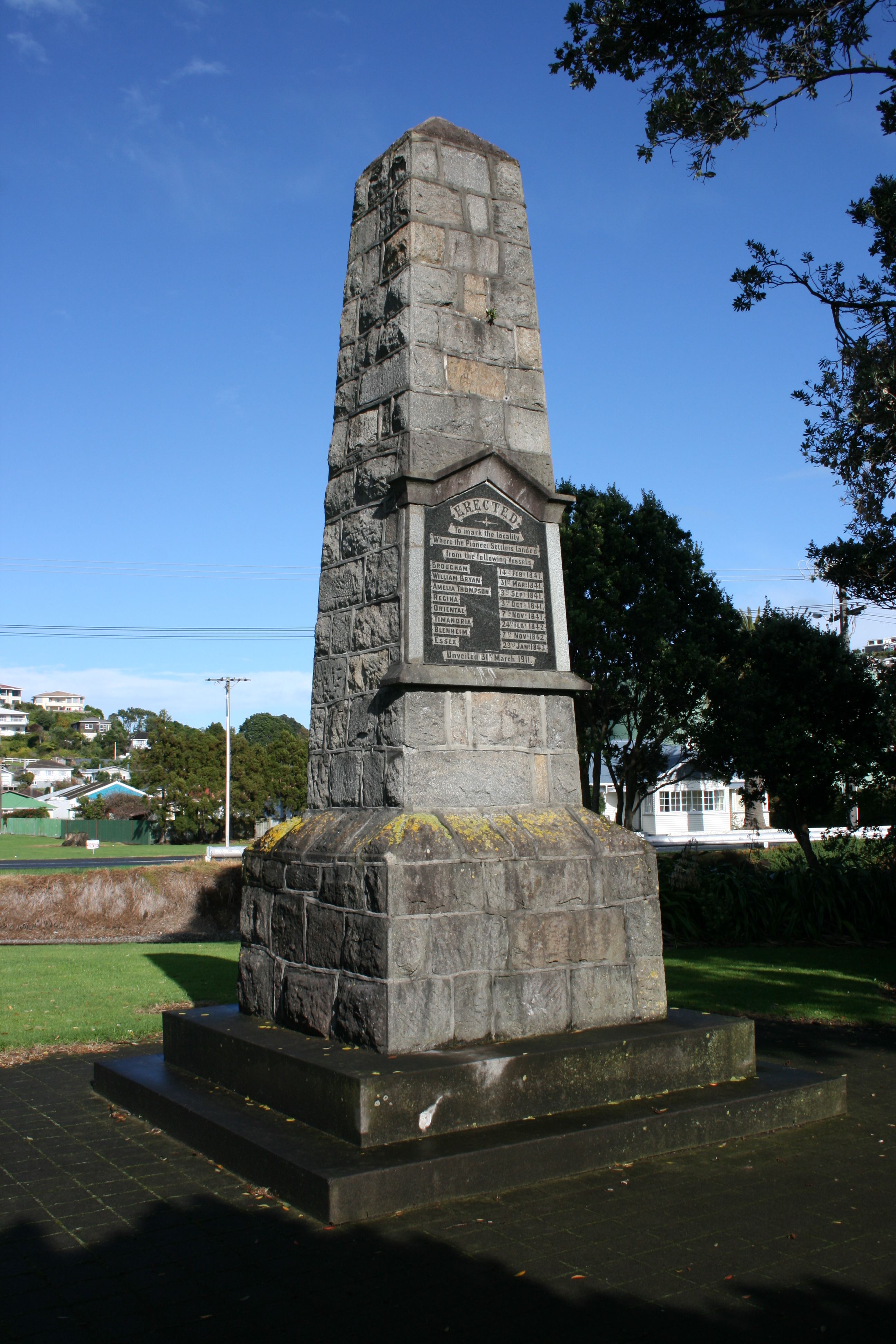 Pioneer_Memorial__Otaka_001.jpg