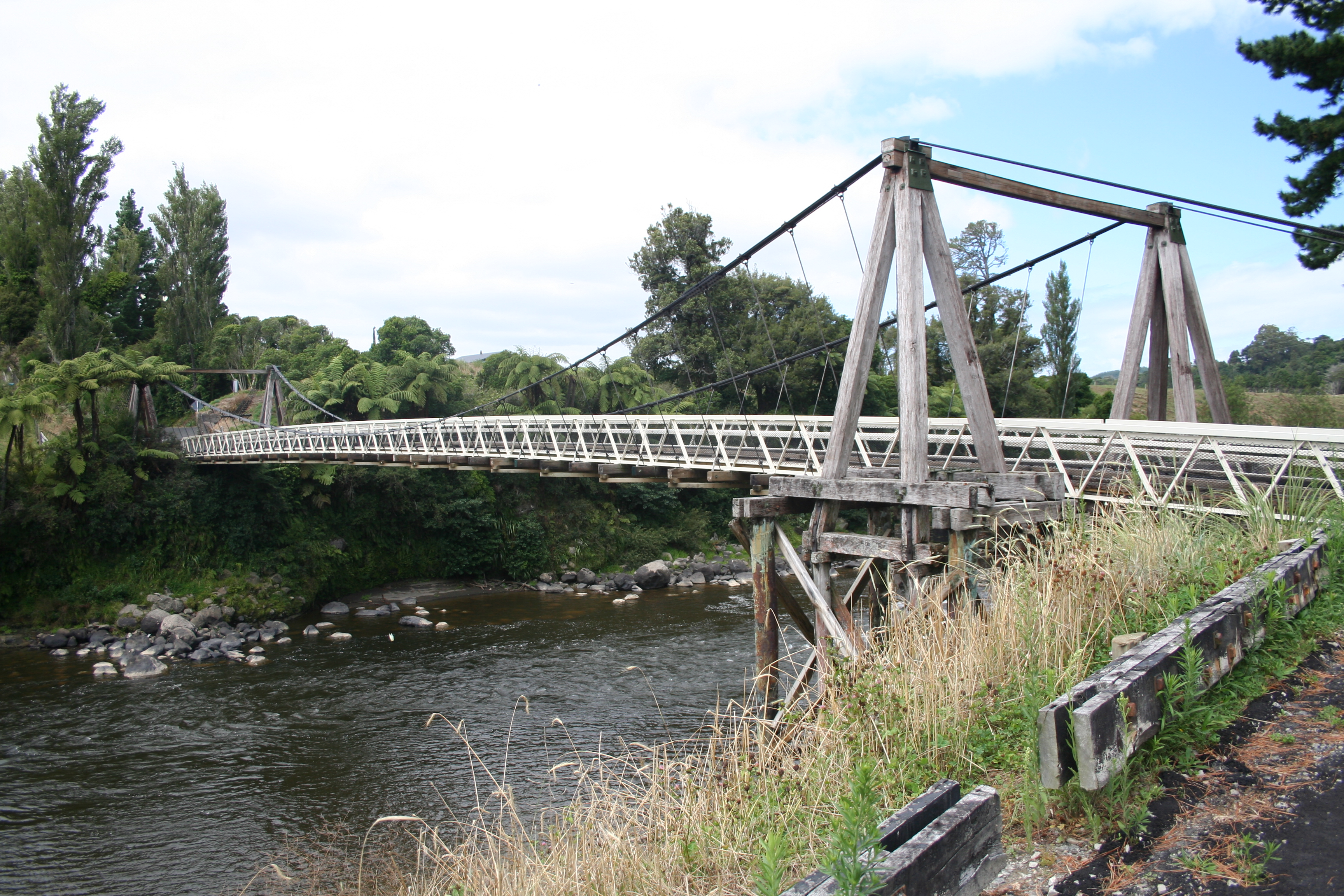 Huirangi_Bridge1.jpg