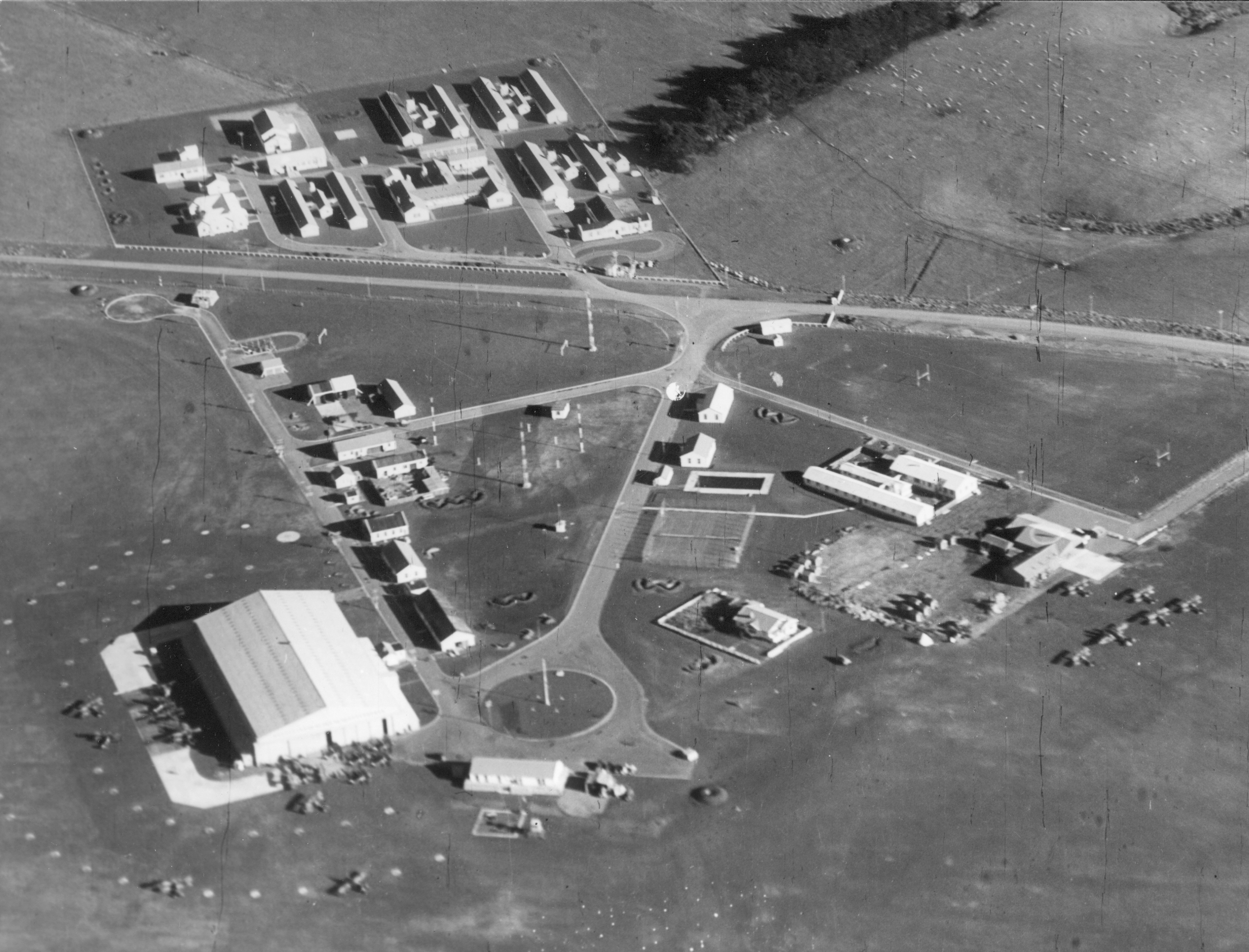 Bell_Block_Aerodrome_1942.jpg