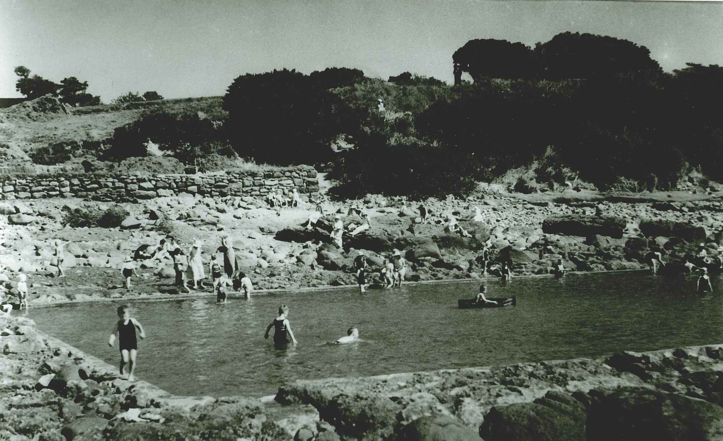 Inter-tidal_pool.jpg