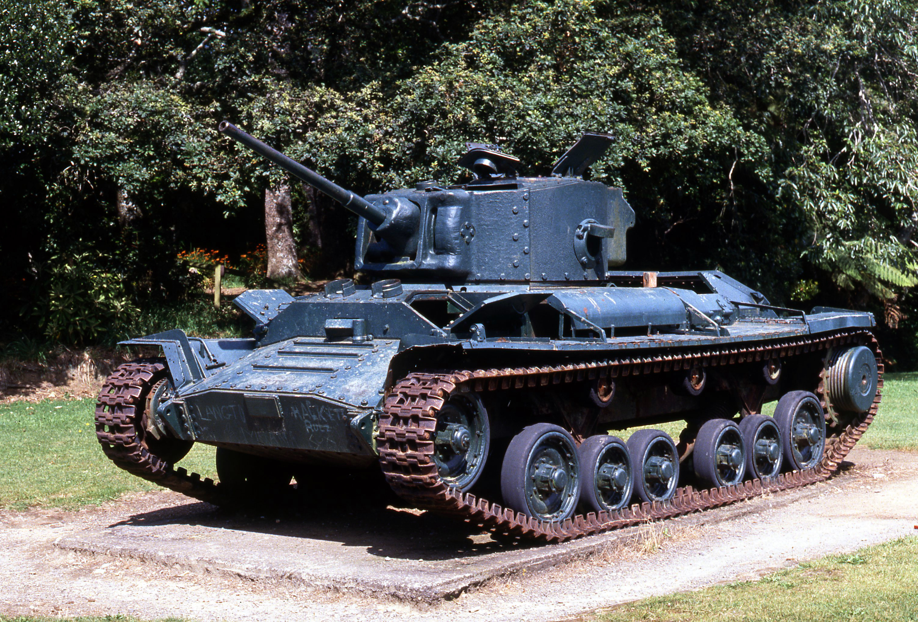 Valentine_V_Tank_c1985.jpg