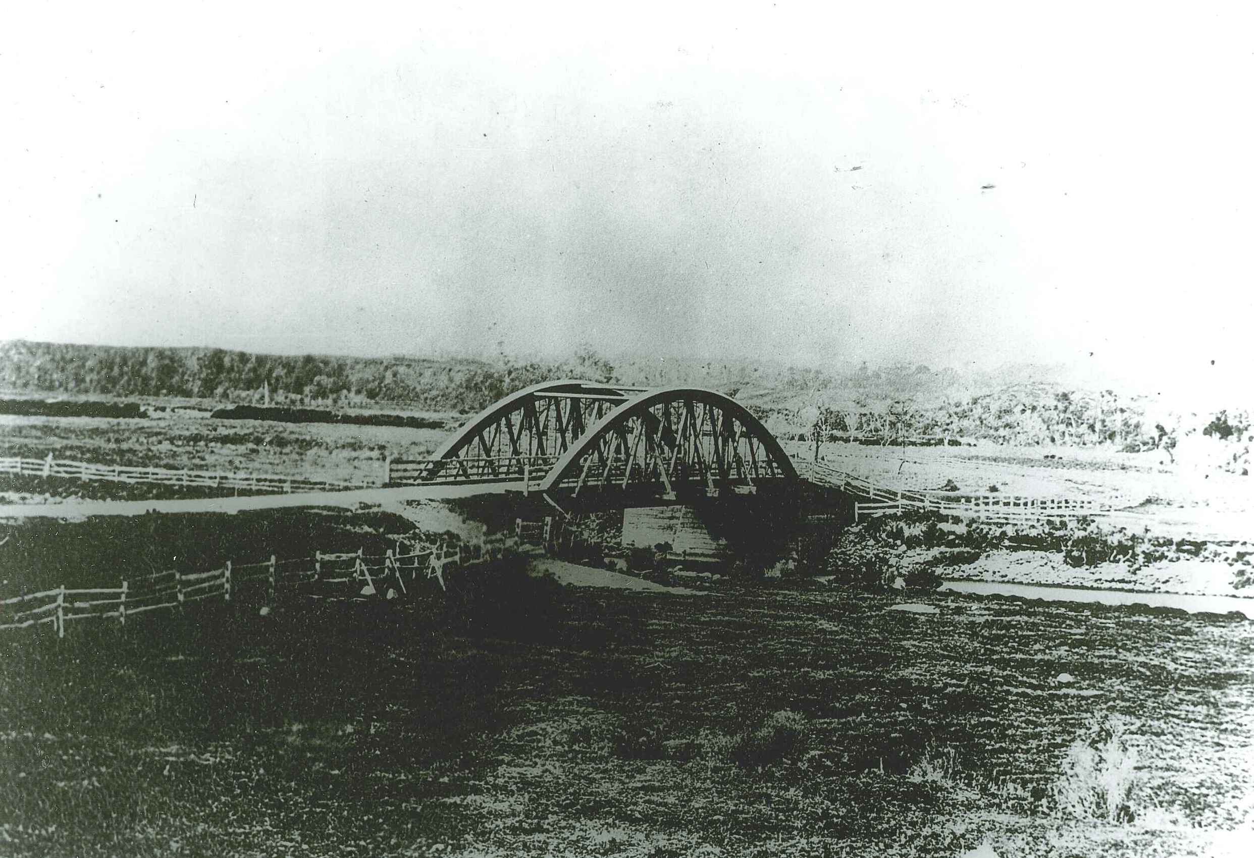 Waiwhakaiho_Bridge_2.jpg