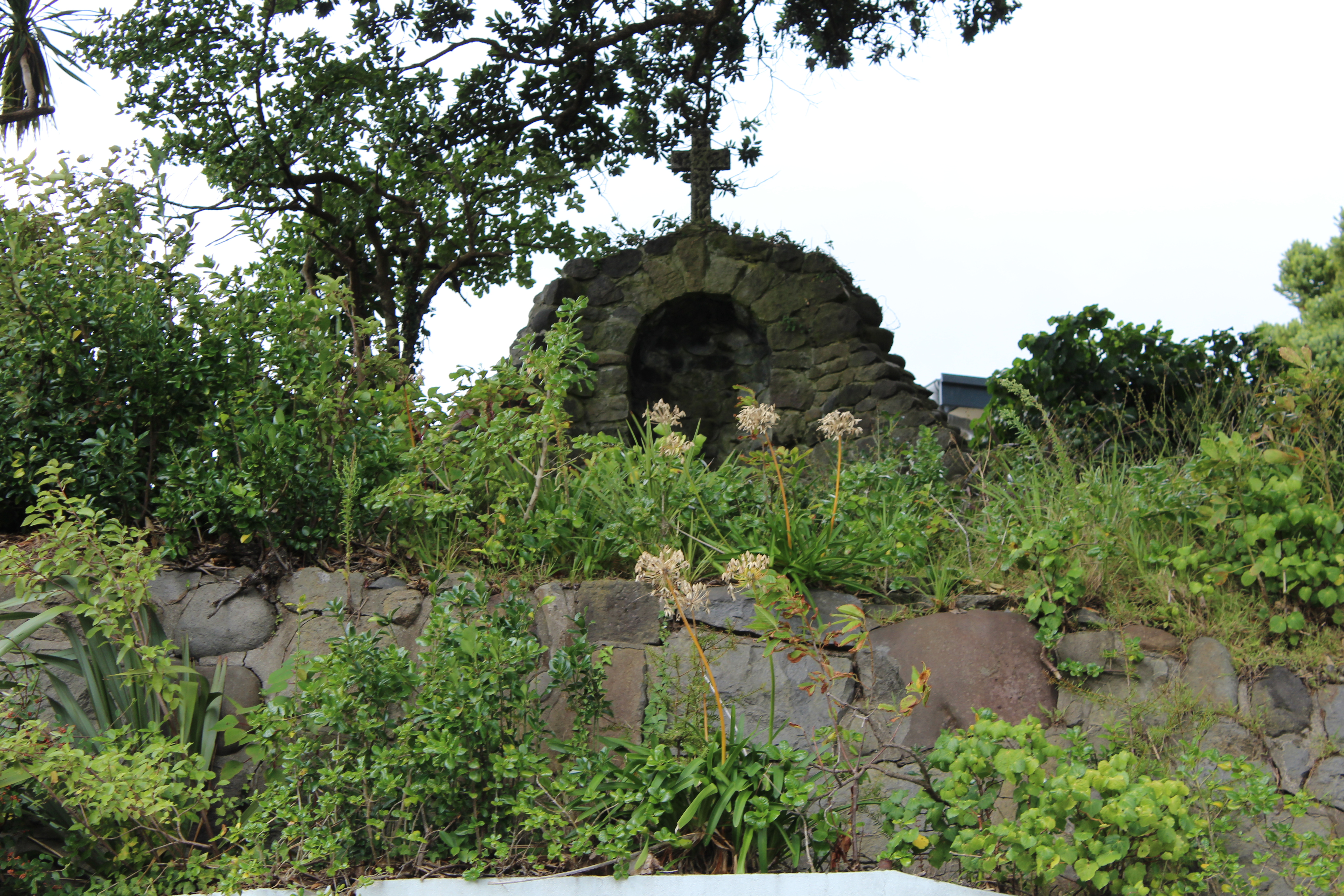 Catholic_Grotto_003.JPG