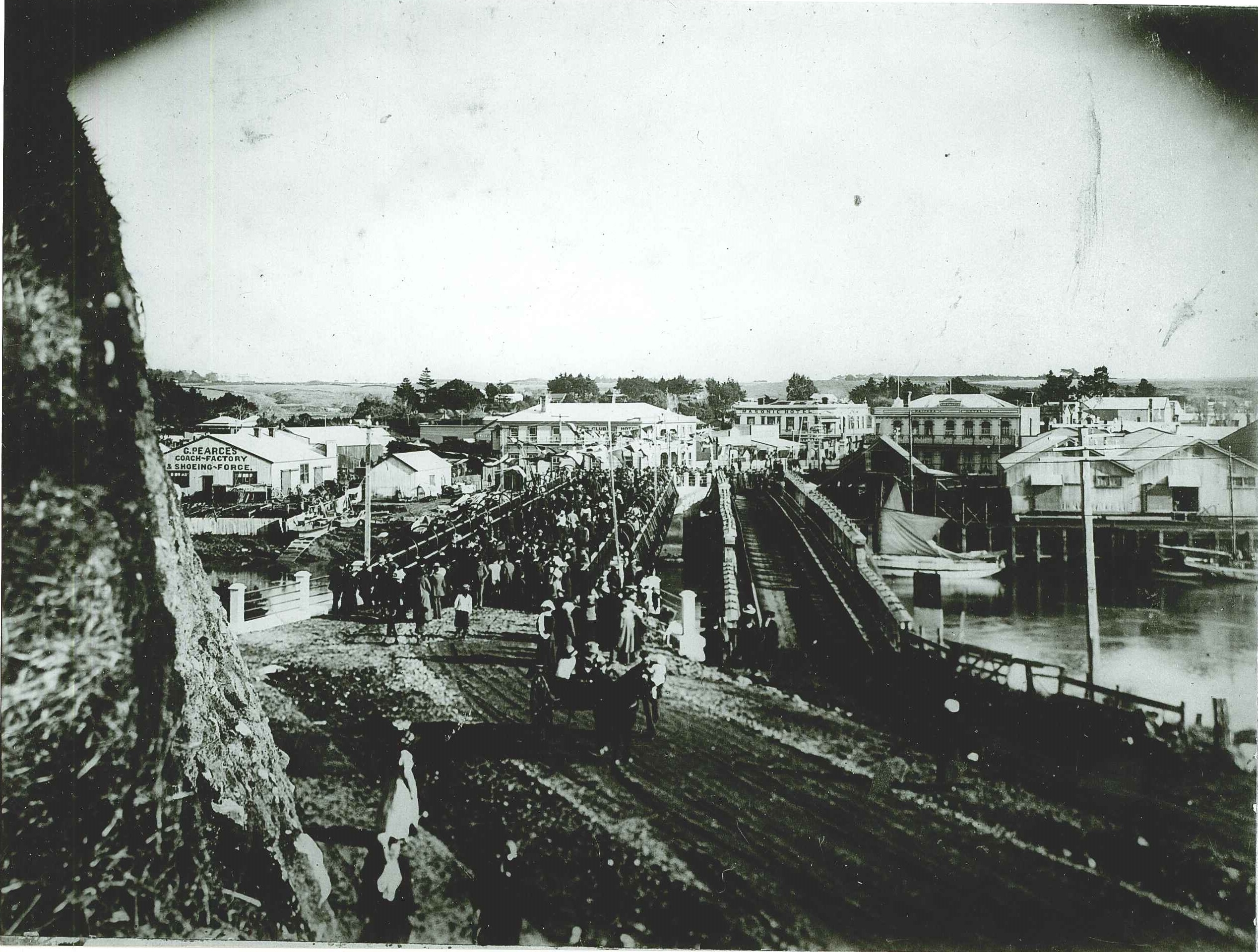 Waitara_Bridge_open_1913.jpg