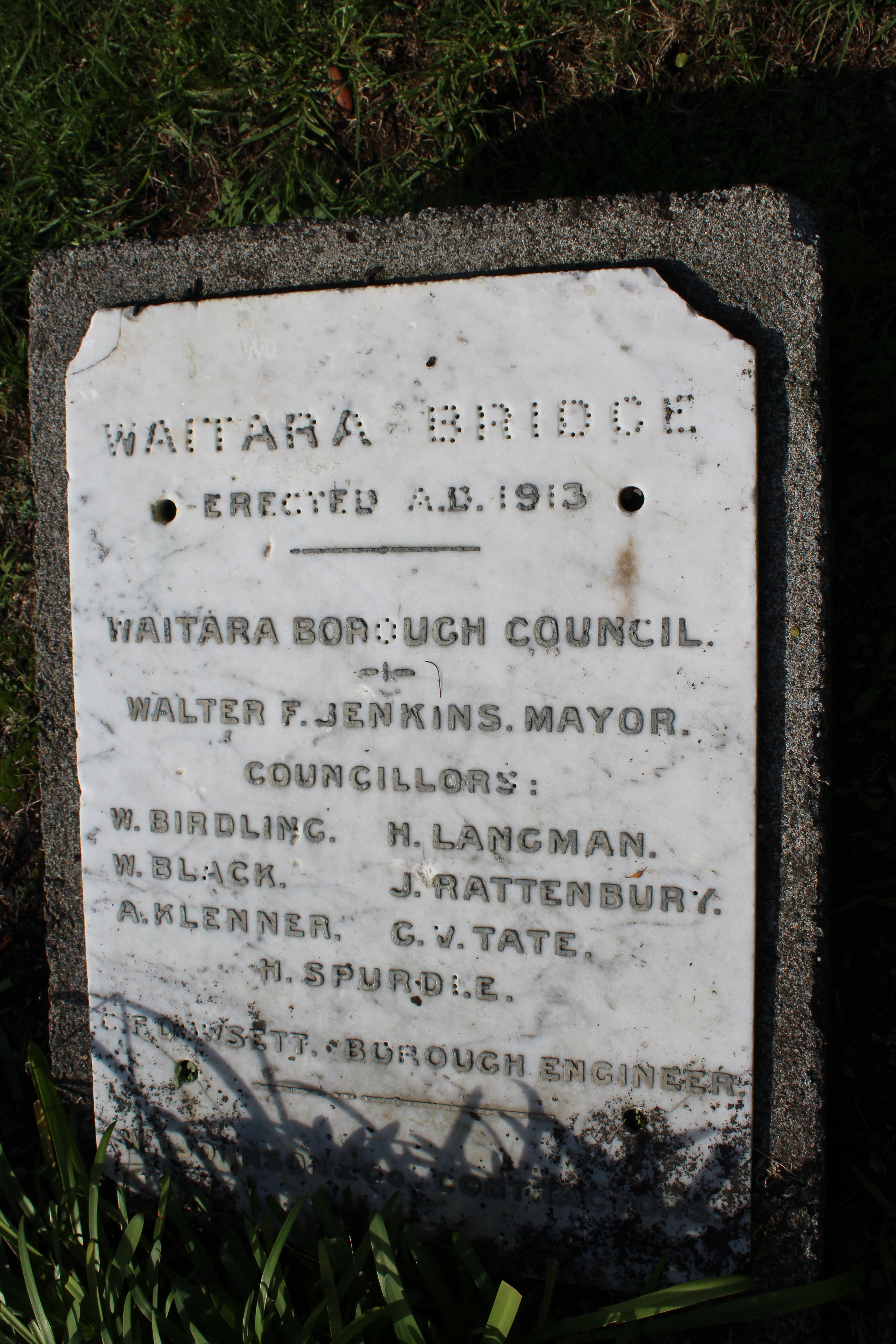 Waitara_Bridge_Plaque.JPG