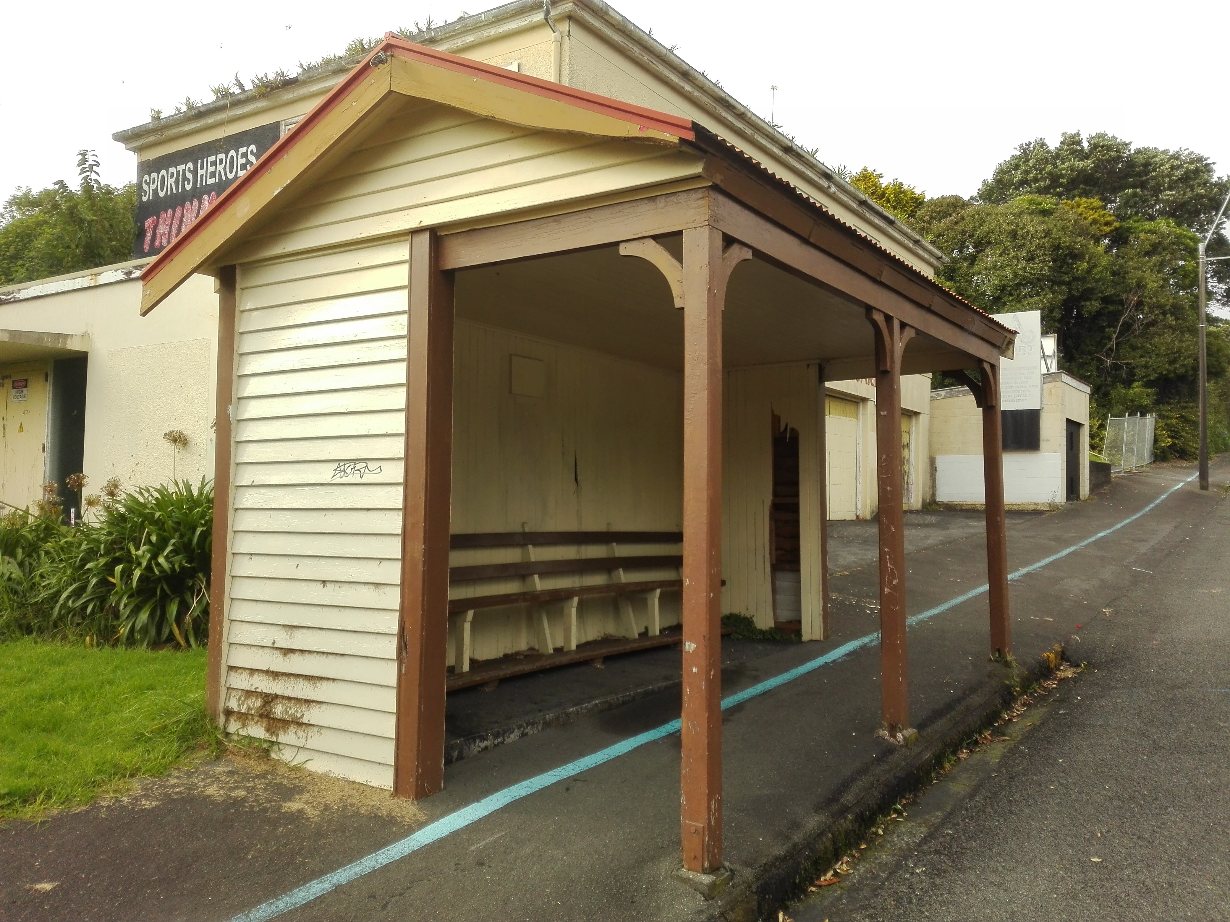 Morley_Street_tram_shelter_Eastern_2017.jpg