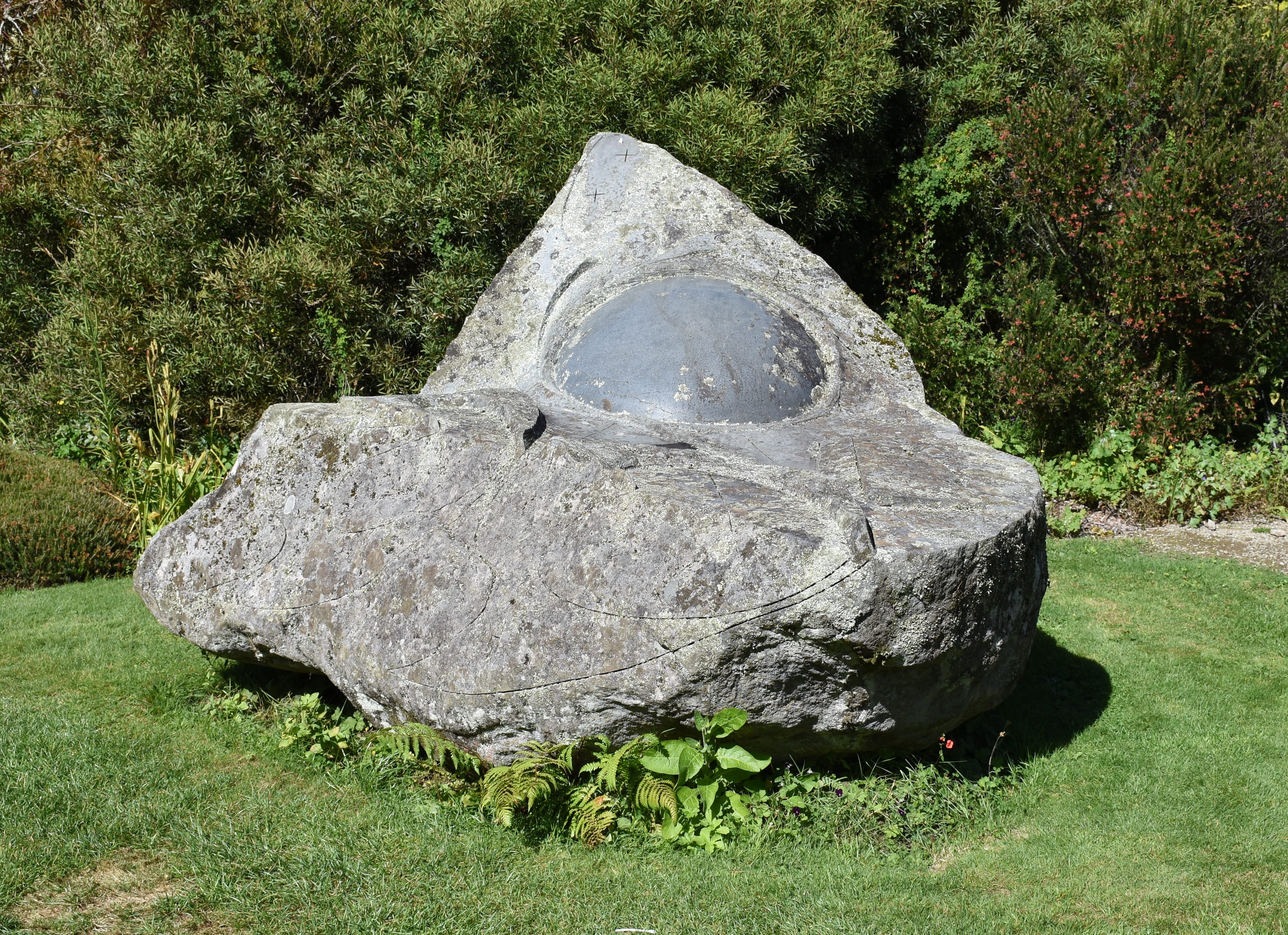 Hollard_Memorial_Rock.JPG