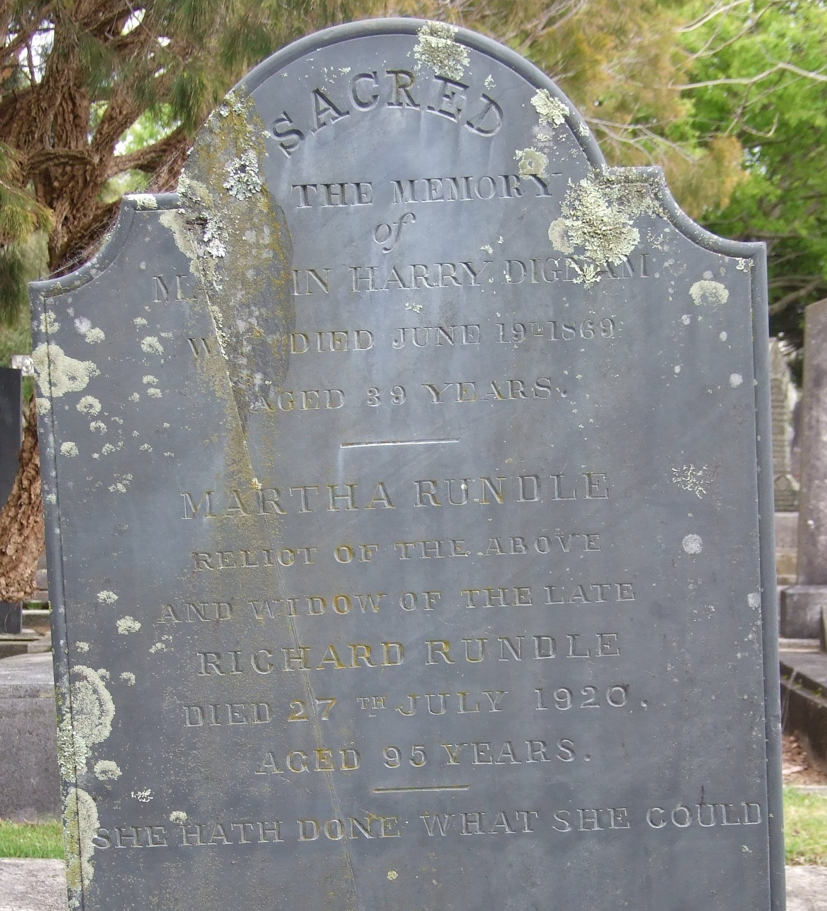 Dignam_Grave_012.jpg