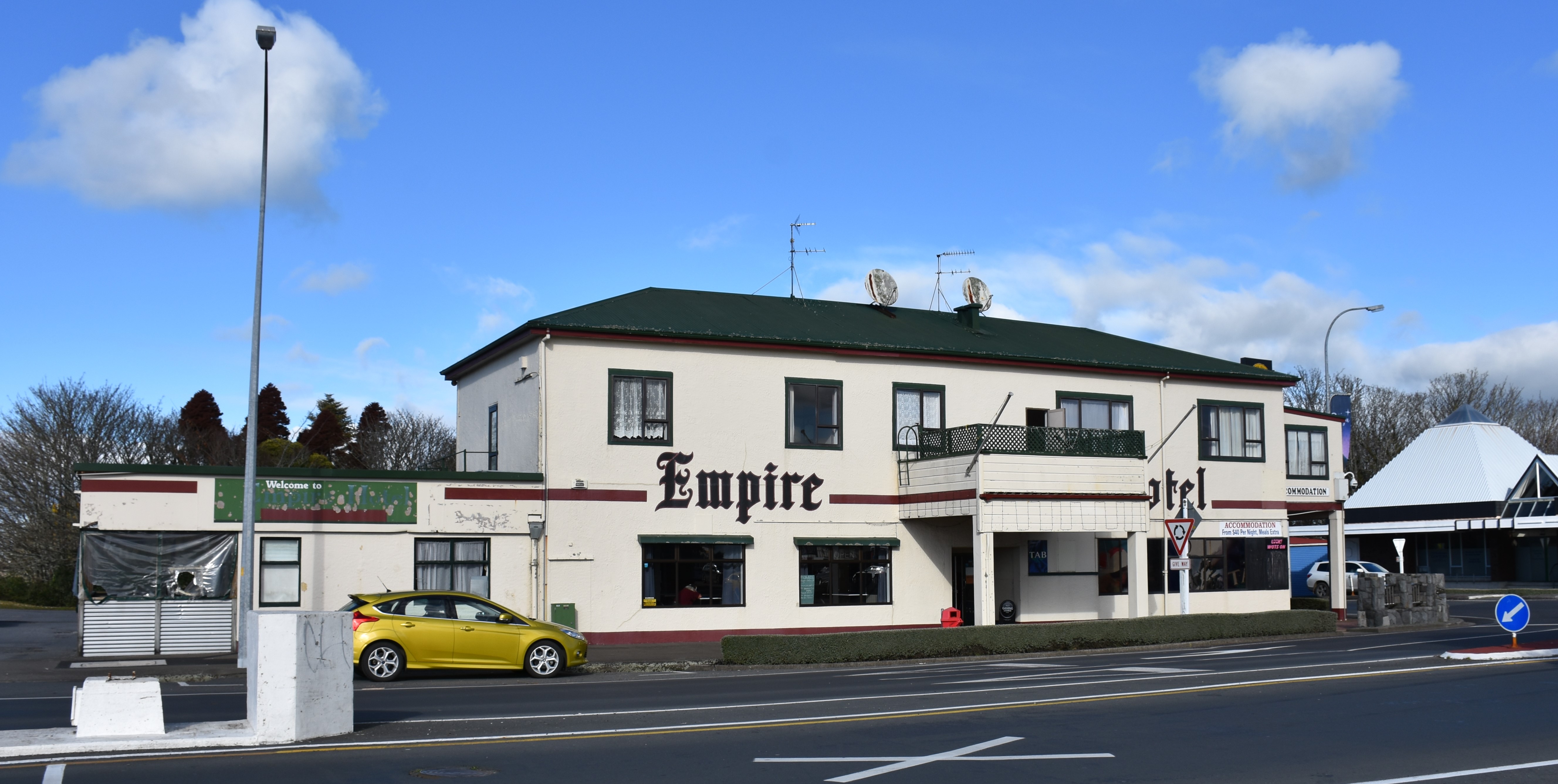 Empire_Hotel1.JPG