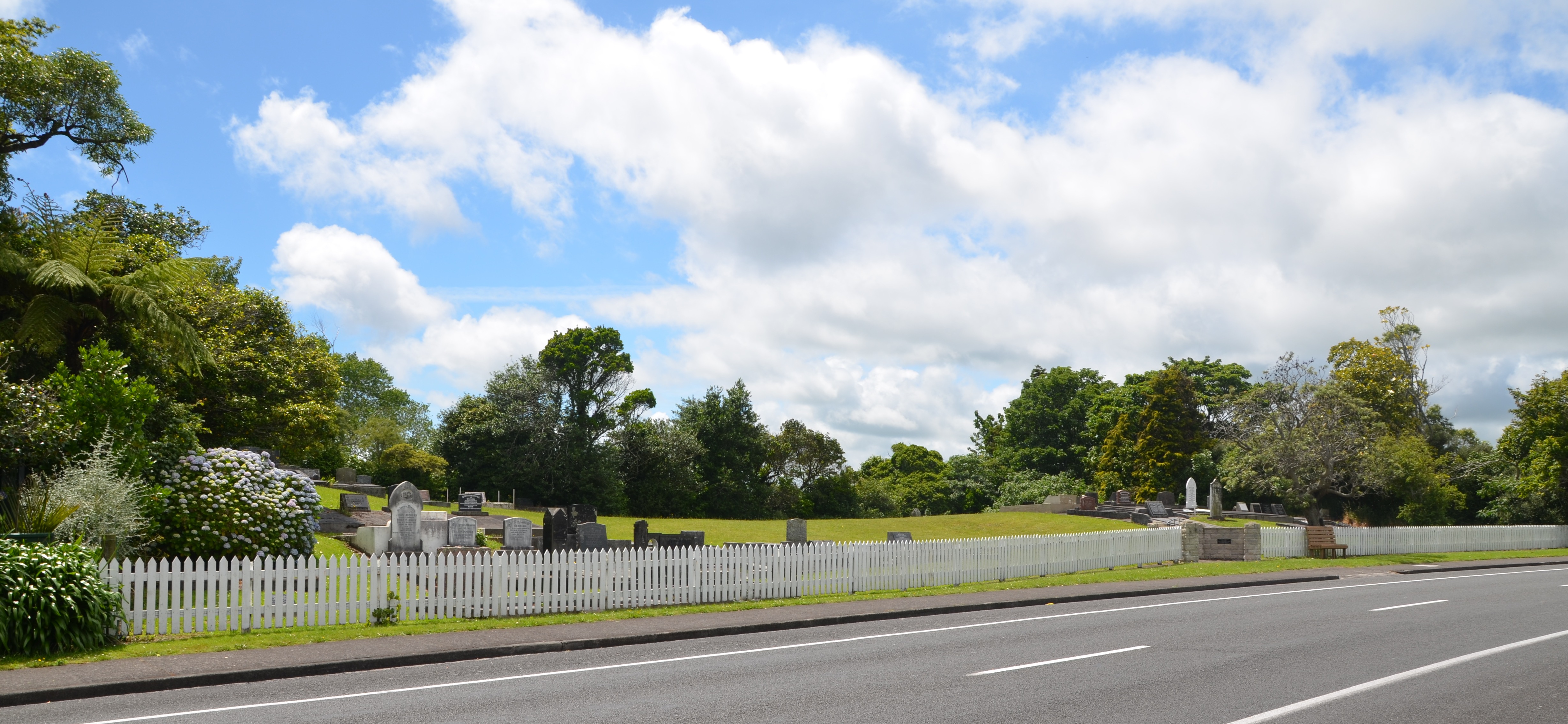 Hurdon_cemetery.jpg