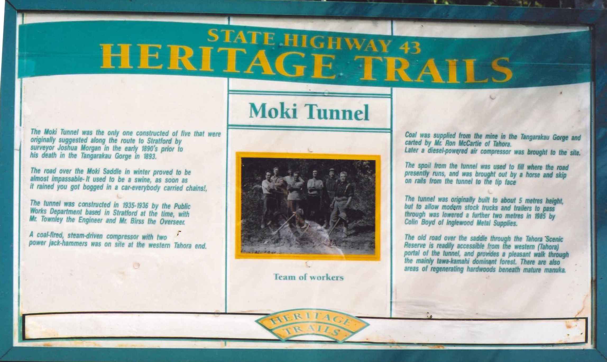 Moki_Tunnel_Sign.jpg