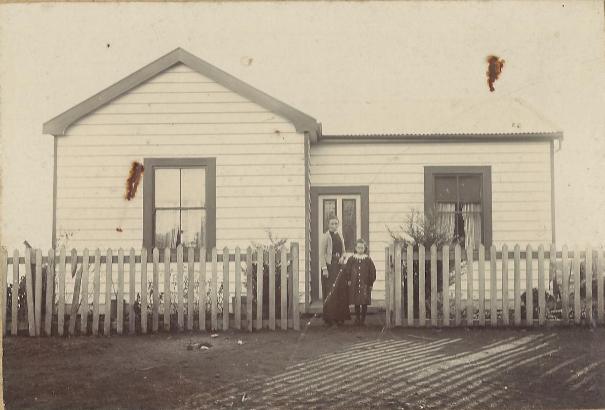 1_Ngatoki_Street_circa_1900_cropped.jpg