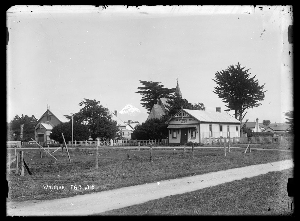 Forester_s_Hall_Waitara_circa_1913__Auckland_City_Libraries.jpg