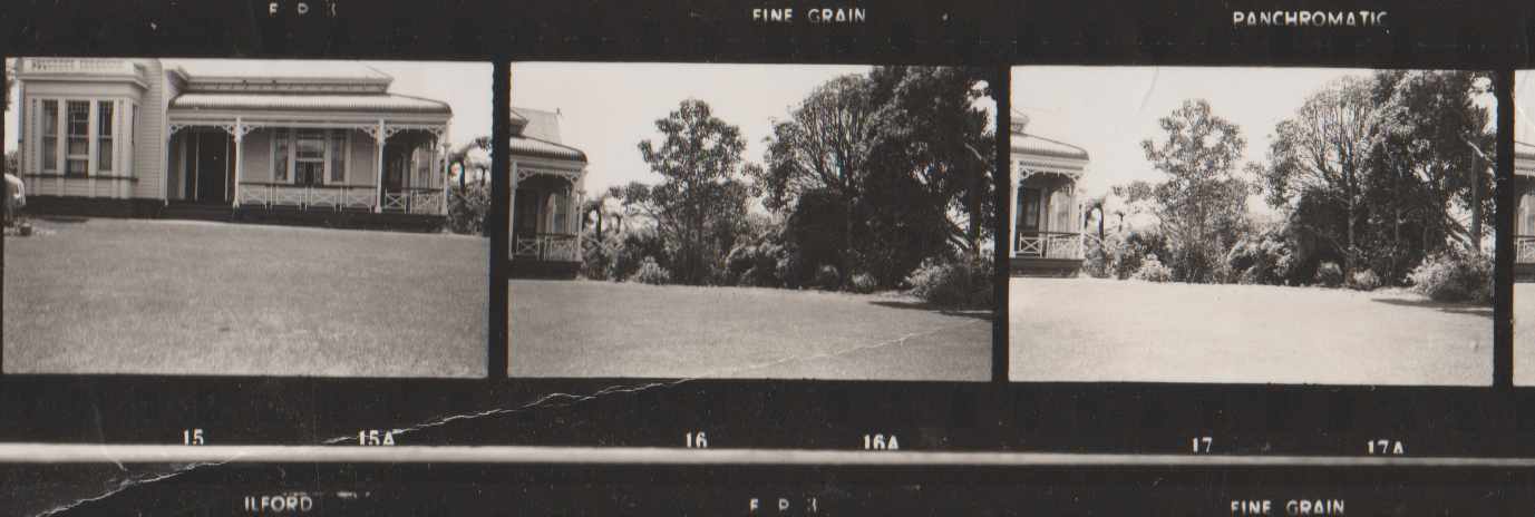 Front_lawn_of_363_Devon_Street_East_in_1958.png