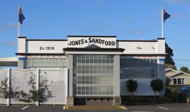 Jones_and_Sandford_Building.JPG