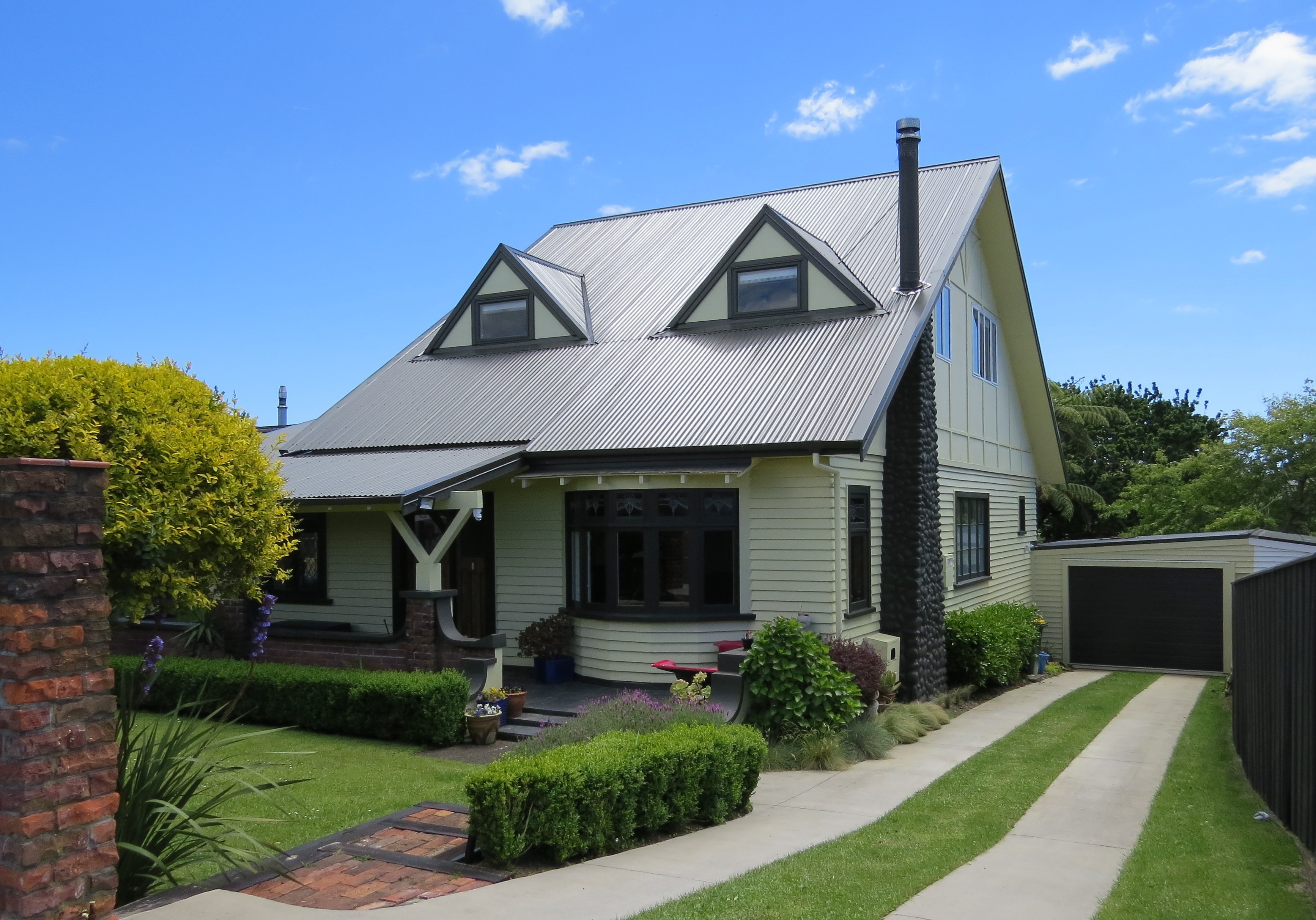 12_Dorset_Avenue_2017.JPG