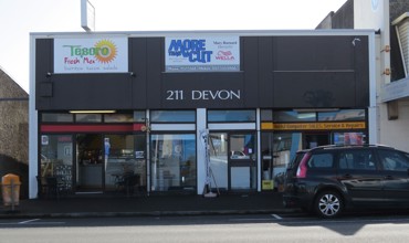 211-215_Devon_Street_East_2017.JPG