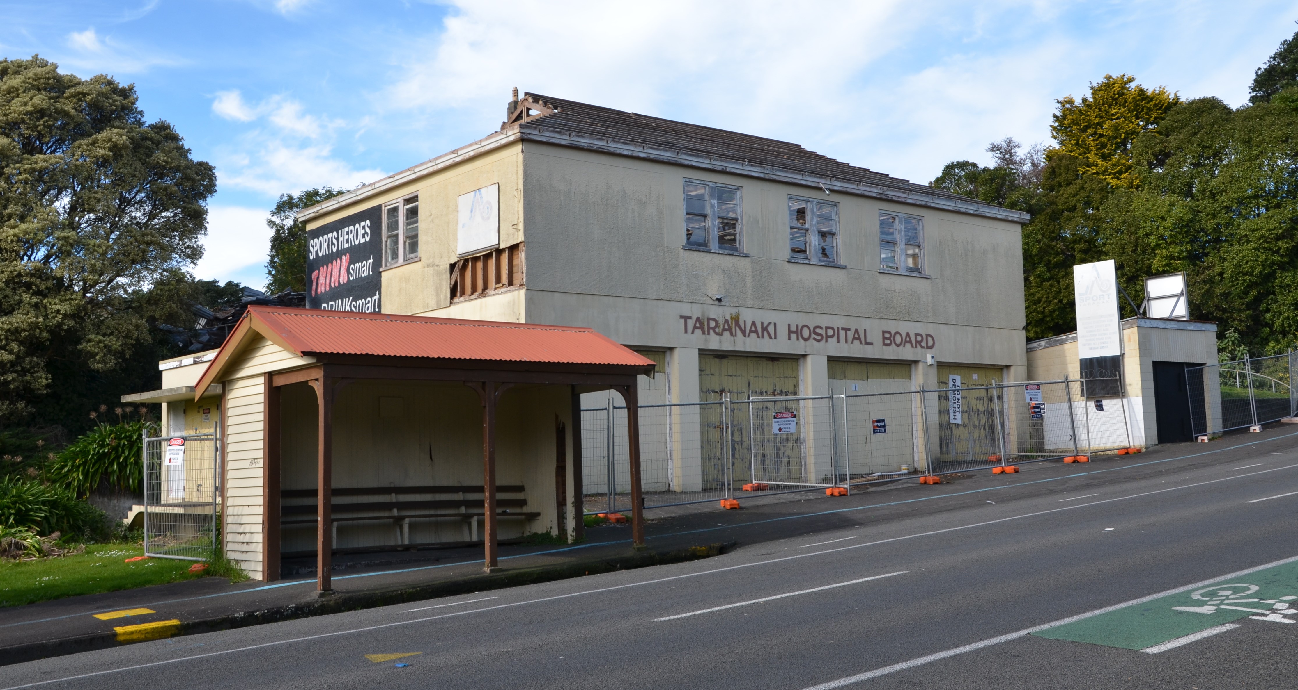 Tram Shelter And Ambulance Bldng 2017