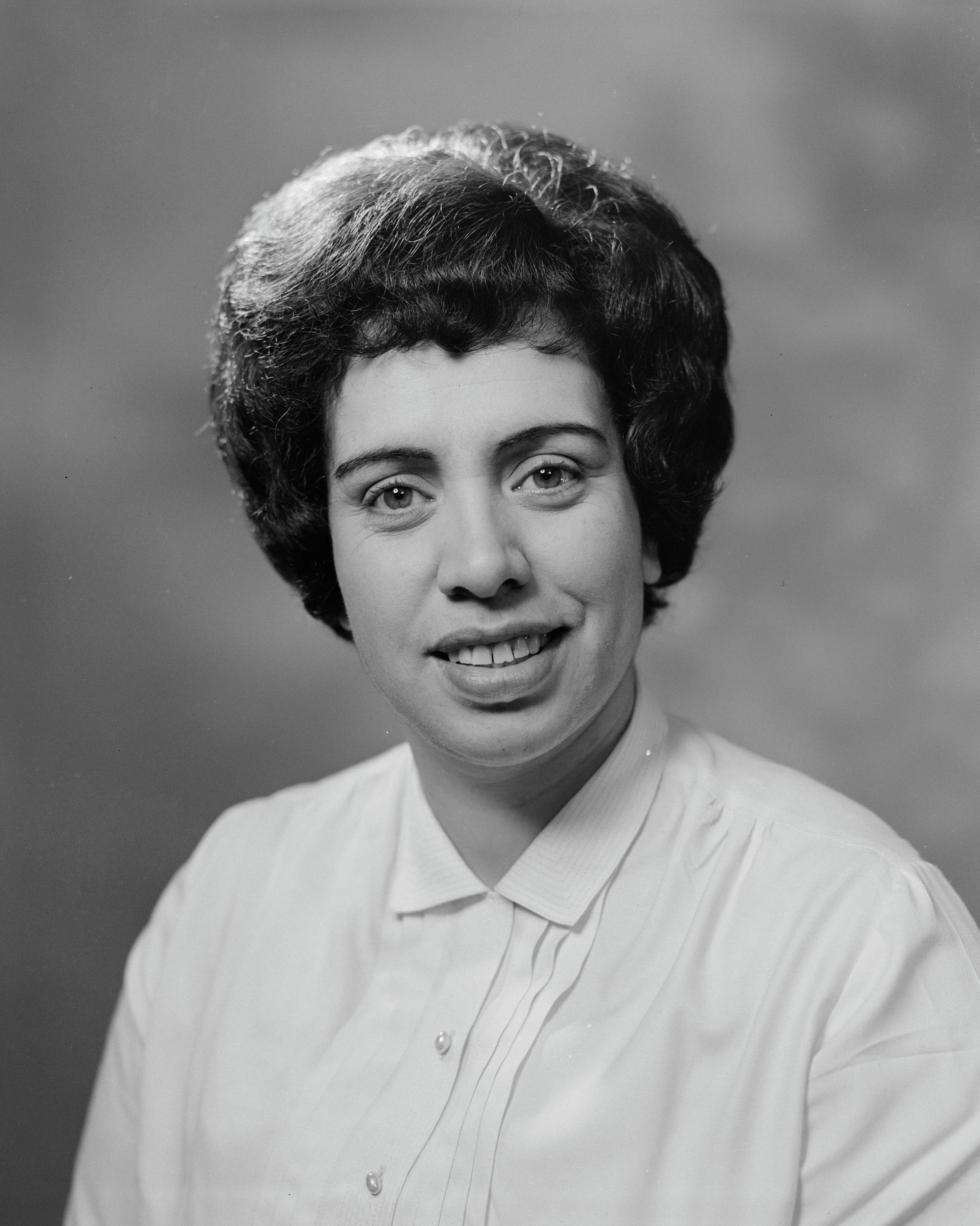 Marama Koea (later Martin) while she was an announcer at 2XP Radio Taranaki (13 September 1963). Bernard Woods Studio. Collection of Puke Ariki (WD.059023).