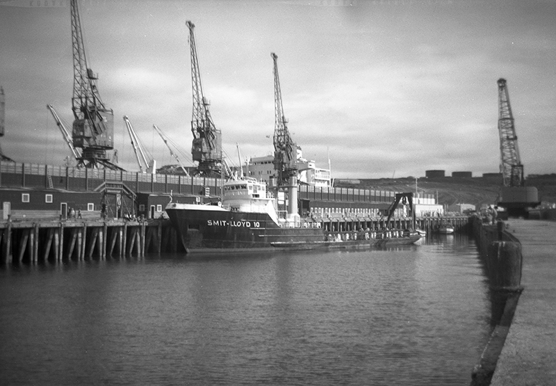 The Smit-Lloyd 10 (1969). Alisdair Nicholl. Collection of Puke Ariki (PHO2012-0229).