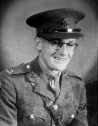 Ronald Corkill SW1944 0872 Close Up