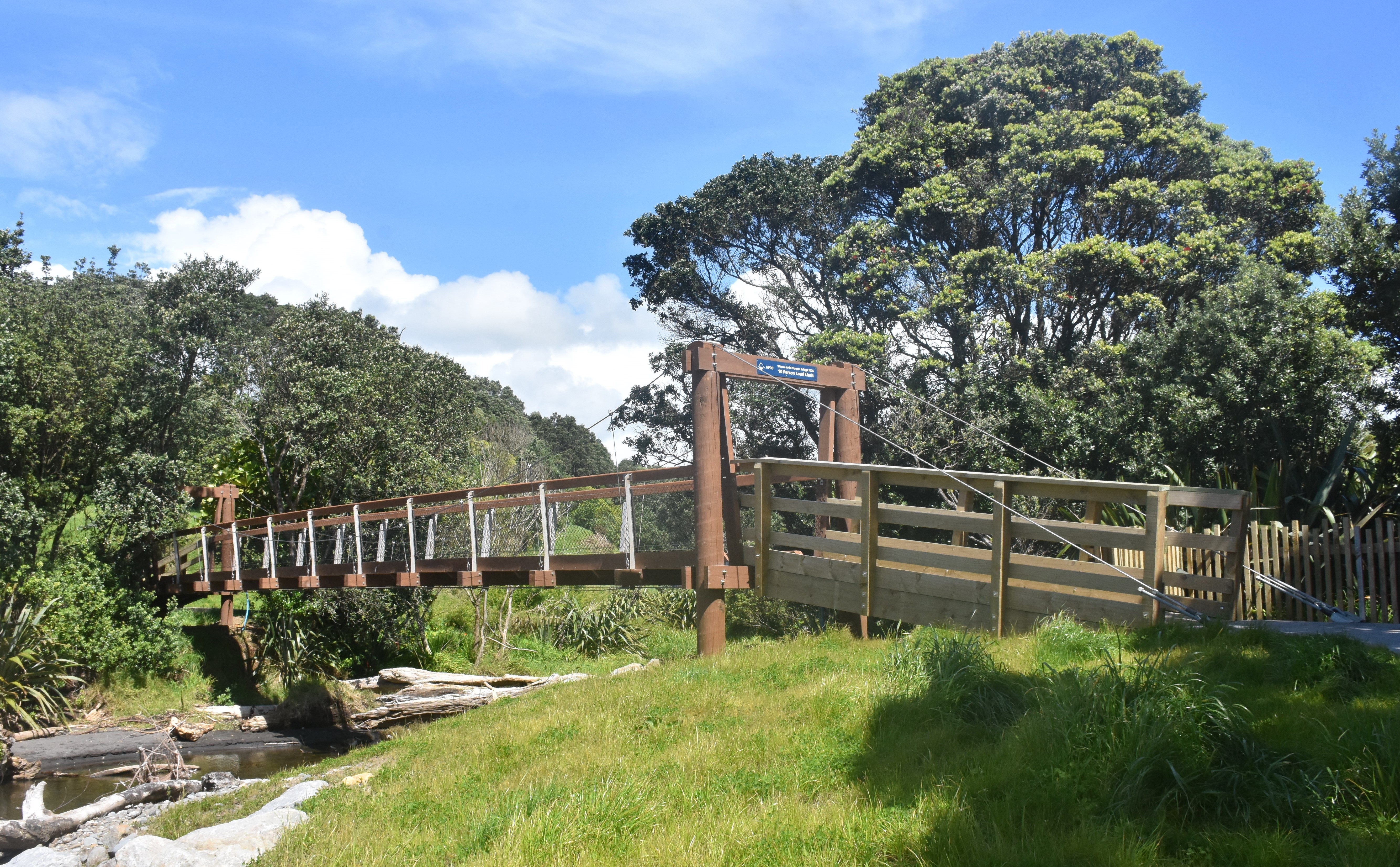 Whenu Ariki Stream Bridge