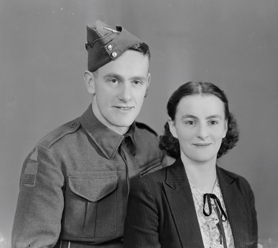 Frederick Ainsworth Couple SW1940 0056