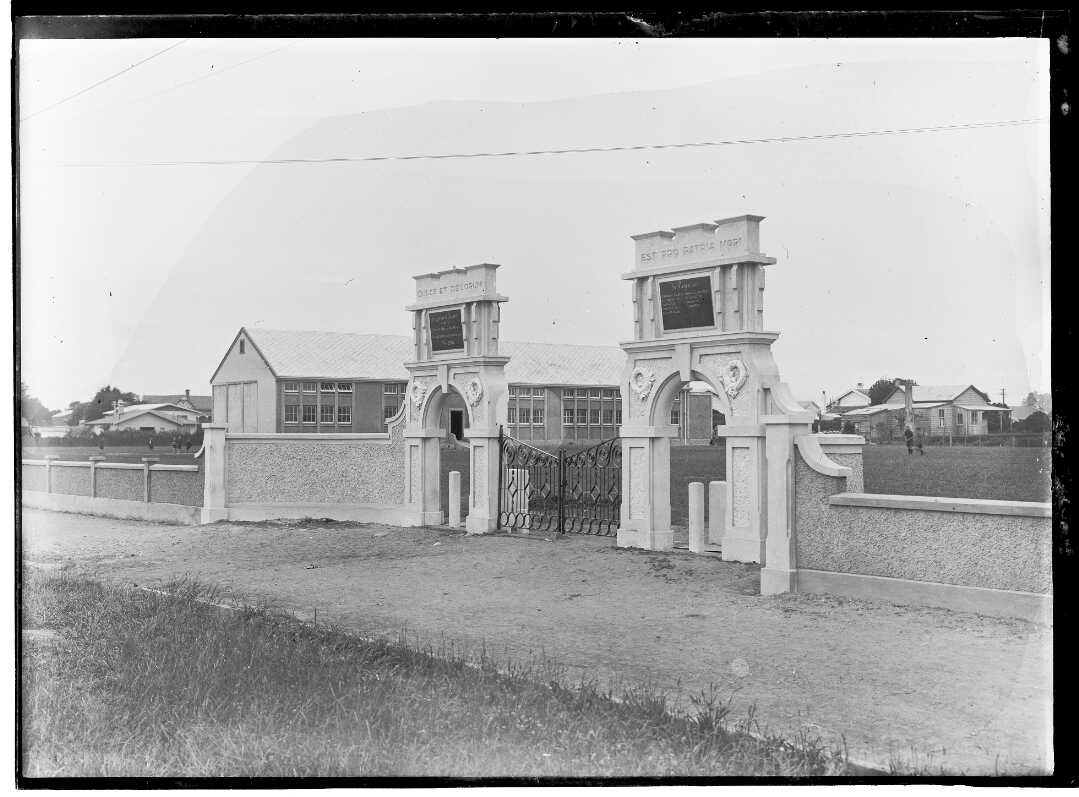 Fitzroy School Memorial Gates 1926 Image 2