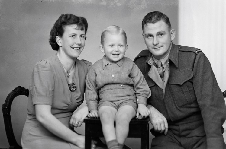 Vaughn Huxford SW1943 0493