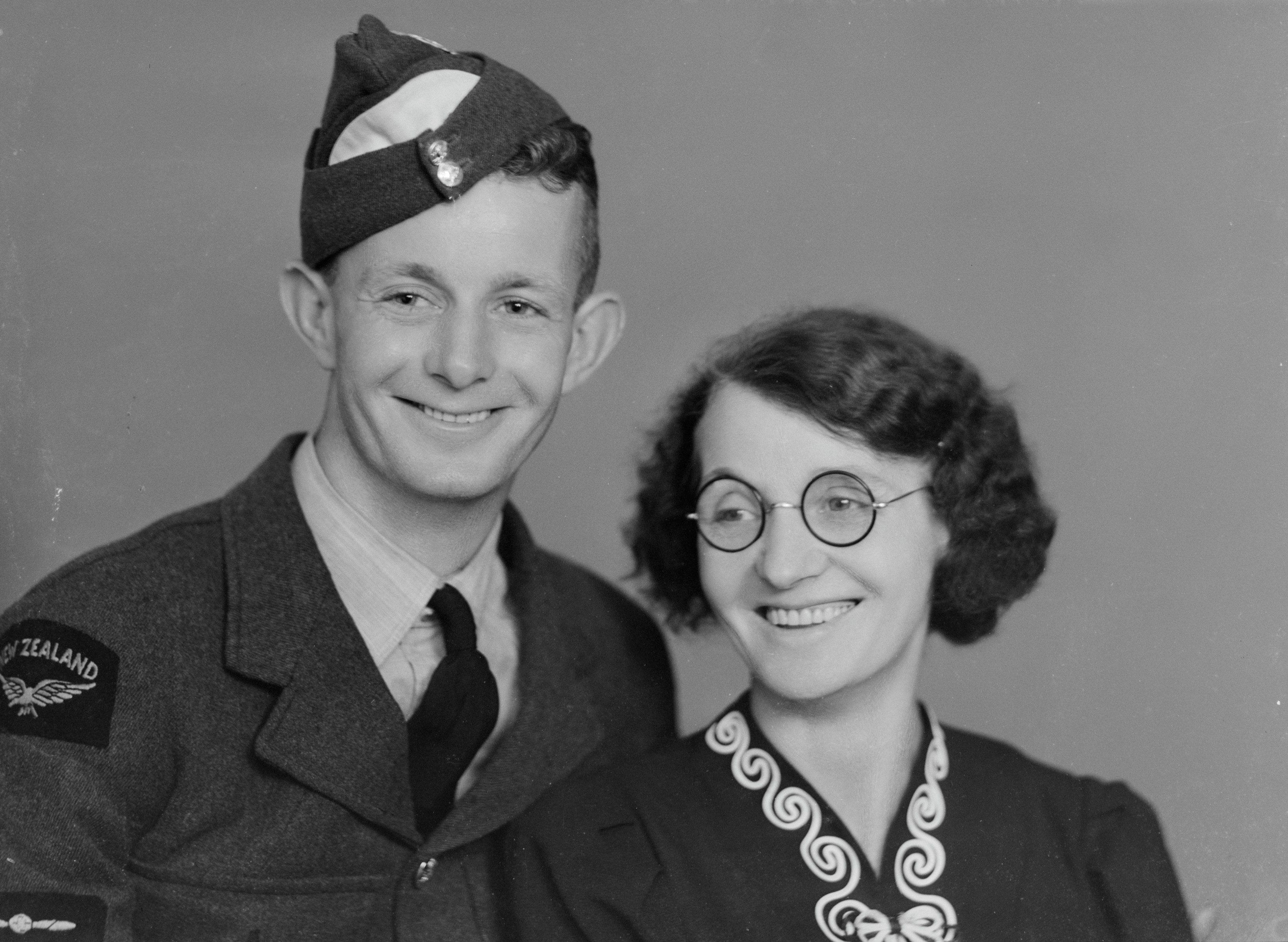 Clem and his mother Agnes Mary Parker (nee Burkett) (1940s). Swainson's Studios. Collection of Puke Ariki (WD.054648b).