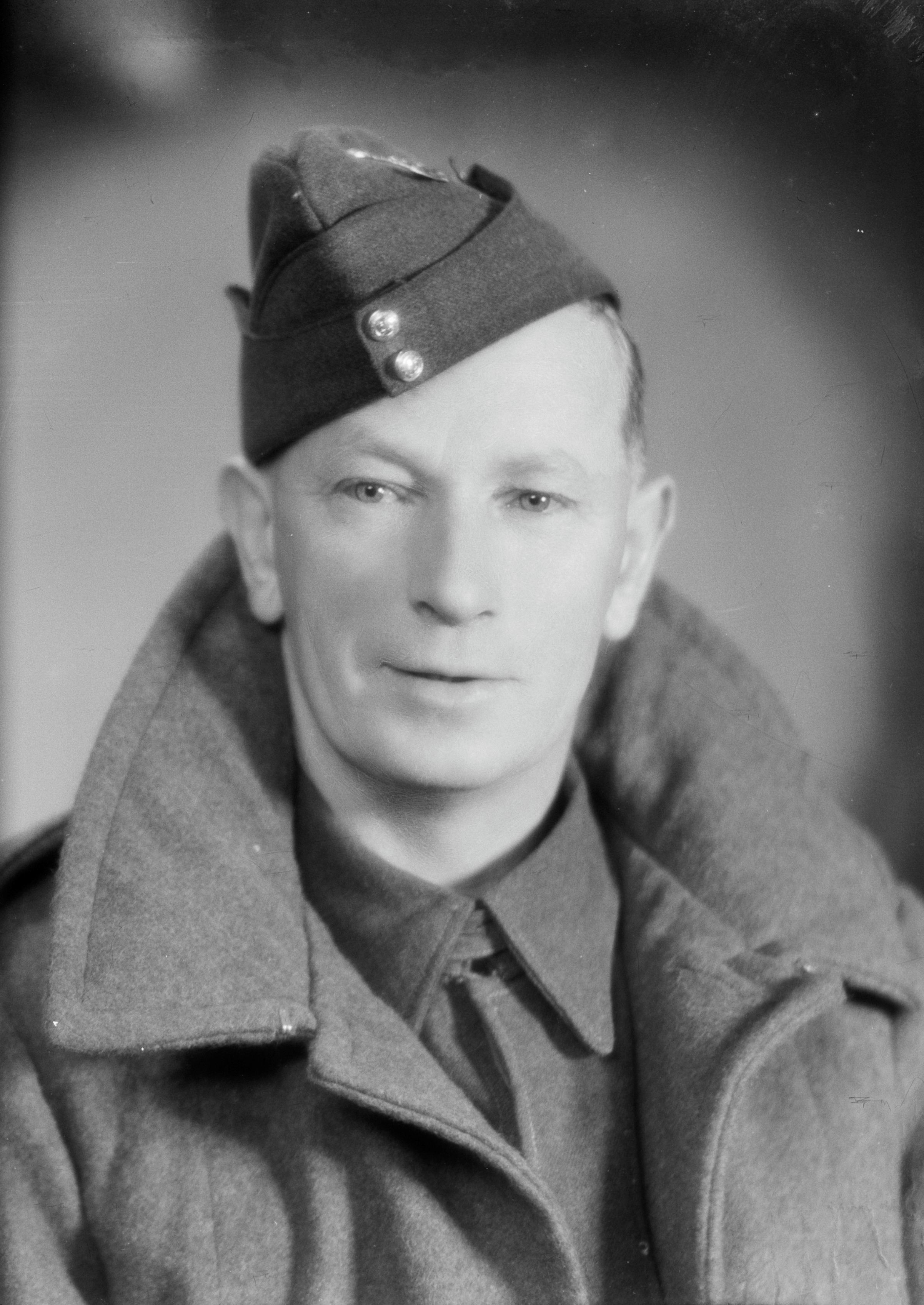 Albert William Tiplady (1940s). Swainson's Studios. Collection of Puke Ariki (SW1944.2067b).